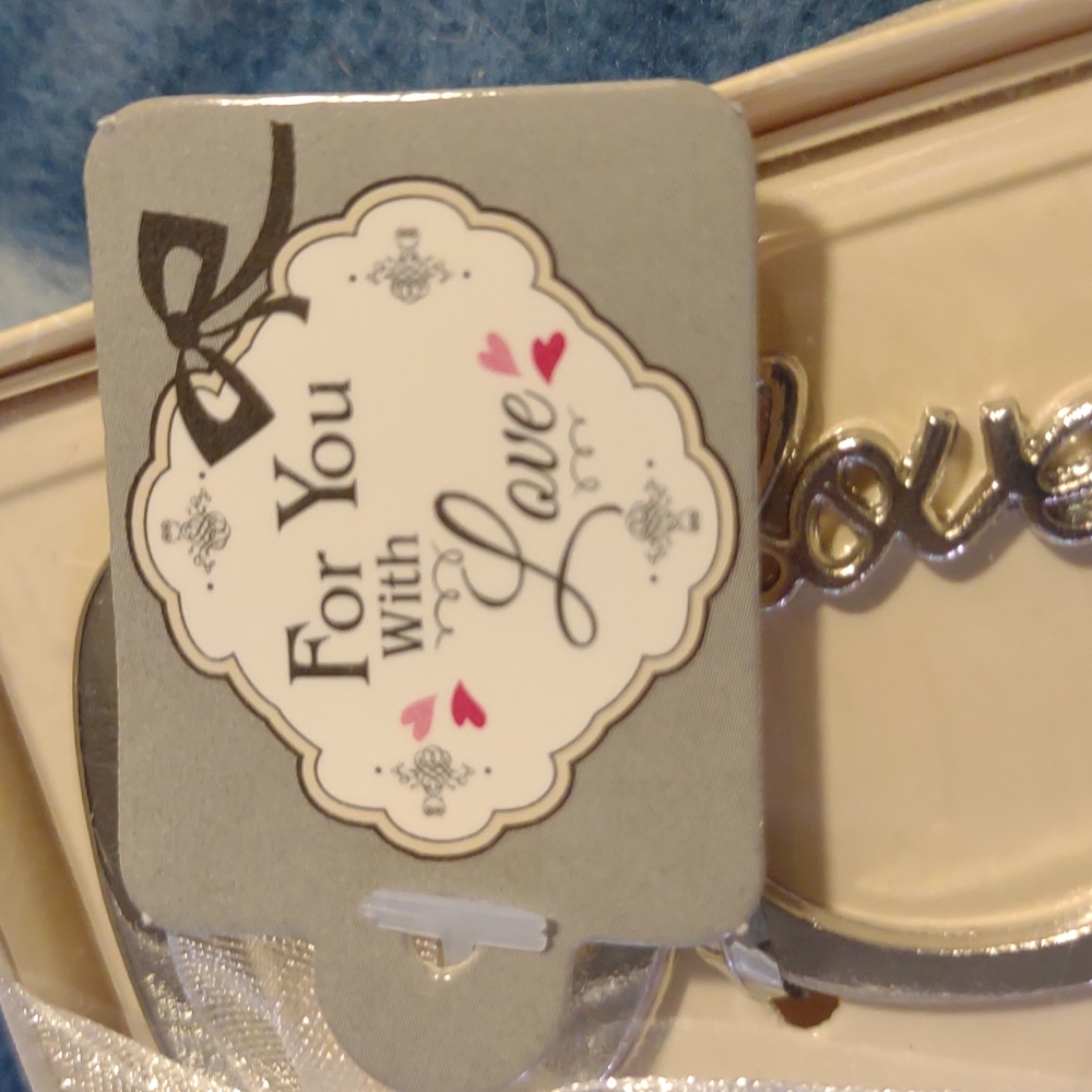 12 Love bottle opener favors - Picture 5 of 5